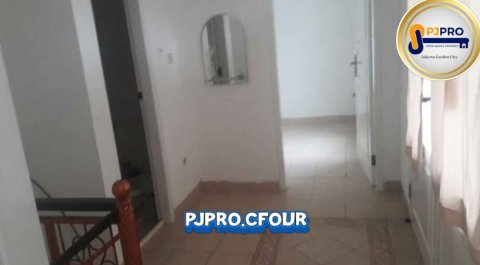 Dijual Villa 2lantai Siaphuni di Villa Green Apple Taman Bunga