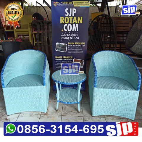 pabrik pengrajin produsen kursi teras rotan sintetis untuk teras rumah atau balkon apartemen atau hotel