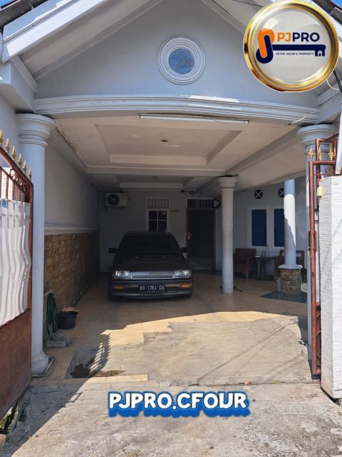 Dijual Rumah Posisi Hook Semi Furnished di Villa Indah Permai