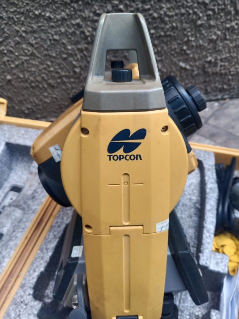 TOTAL STATION TOPCON GM 55