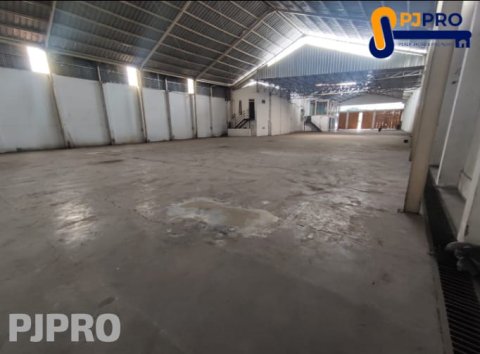 Dijual Gudang Ex Showroom Siap Pakai di Sultan Agung Bekasi Barat