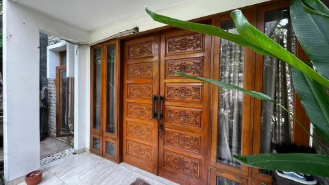 Dijual Rumah Asri Furnished di Harapan Indah Cluster Taman Heliconia Bekasi