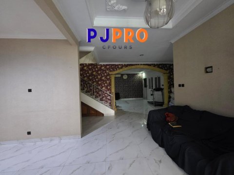 Dijual Cepat Rumah Area Bebas Banjir di Boulevard Hijau Harapan Indah