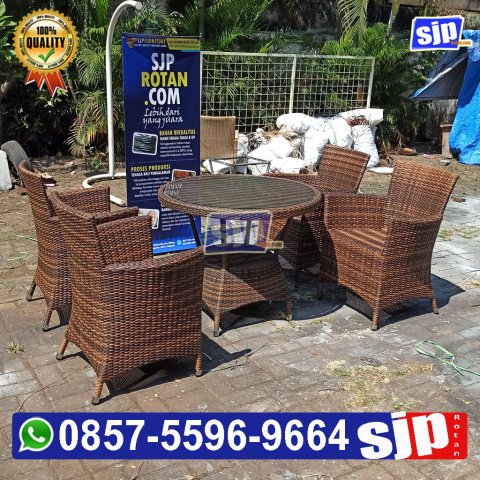 kursi meja makan rotan sinteitis  untuk restorant cafe hotel villa hotel