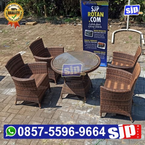 kursi meja makan rotan sinteitis  untuk restorant cafe hotel villa hotel