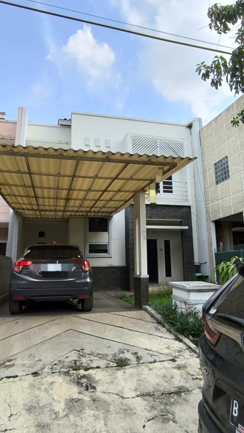 Disewakan rumah 2 lantai siap huni minimalis modern di Perumahan Jatinegara Baru