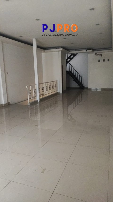 Dijual/Disewakan Ruko Siap Pakai dengan Traffic Ramai di Bulevar Hijau Bekasi