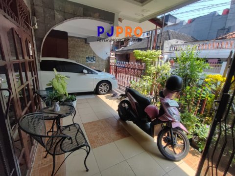 Dijual Kosan 2,5 Lantai di Jalan Kavling Semper Barat Jakarta Utara