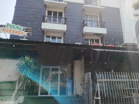 Disewakan Ruko 3 Lantai Posisi Hook di Cemara Harapan Indah Bekasi