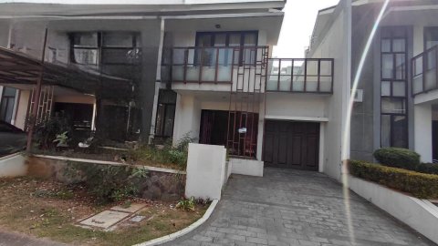 Disewakan rumah bagus siap huni di Harapan Indah 2 Cluster Asia Tropis Bekasi