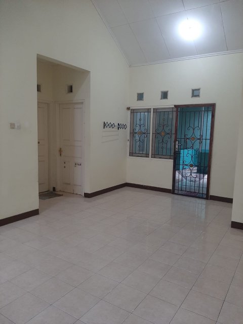 Disewakan rumah siap huni di Harapan Indah Cluster Taman Sari Bekasi