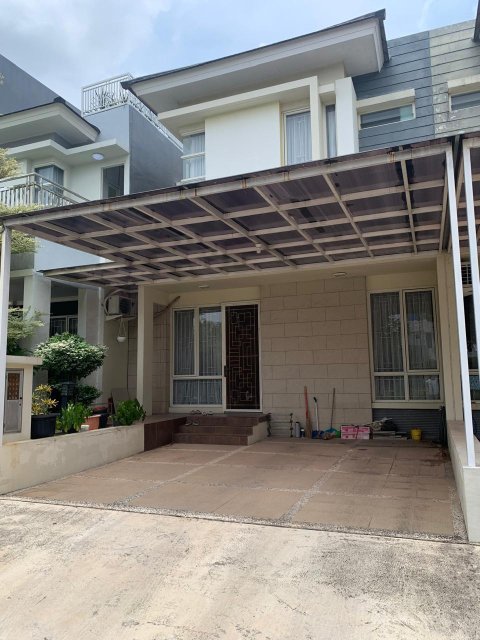 Dijual Rumah Bagus Area Bebas Banjir di Harapan Indah Cluster Adara Bekasi