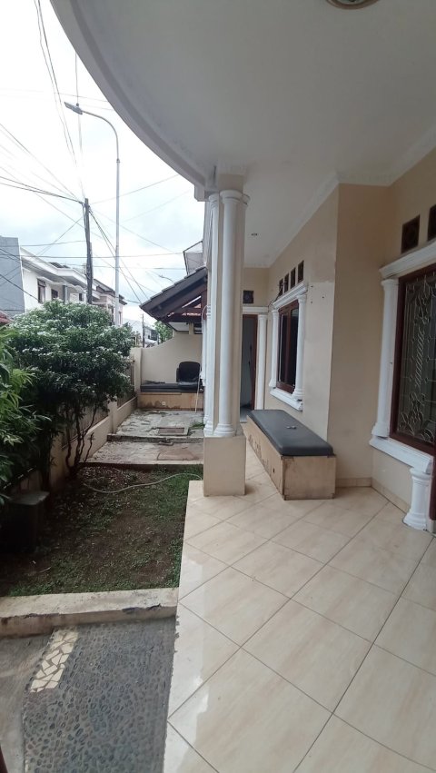 Disewakan Rumah Siap Huni Area Bebas Banjir Lingkungan Tenang di Rawamangun Jakarta Timur