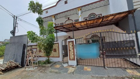 Dijual rumah butuh renovasi dengan lokasi sangat strategis di Harapan Indah Cluster Alamanda Bekasi