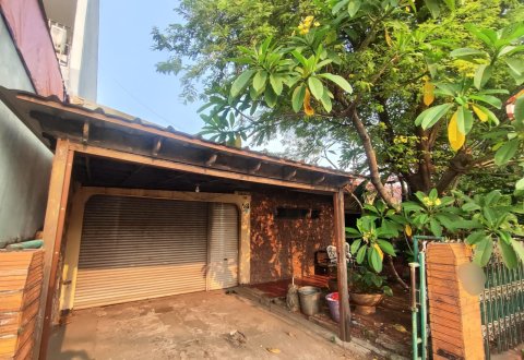 Dijual Rumah 2 Unit Dengan Tanah Luas di Bekasi Timur