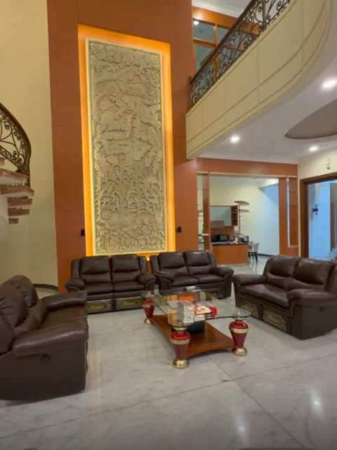 Dijual rumah mewah cantik full furnished di Bukit Gading Mediterania Jakarta Utara