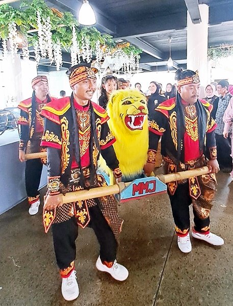 Sanggar Sisingaan Suryakencana