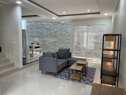 Disewakan Rumah Terenovasi Furnished di Jakarta Garden City Cluster Mississippi Jakarta Timur