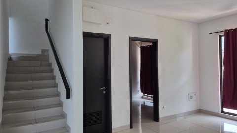Disewakan Rumah Semi Furnished Siap Huni di Cluster Wisteria Basilia Metland Menteng Jakarta Timur