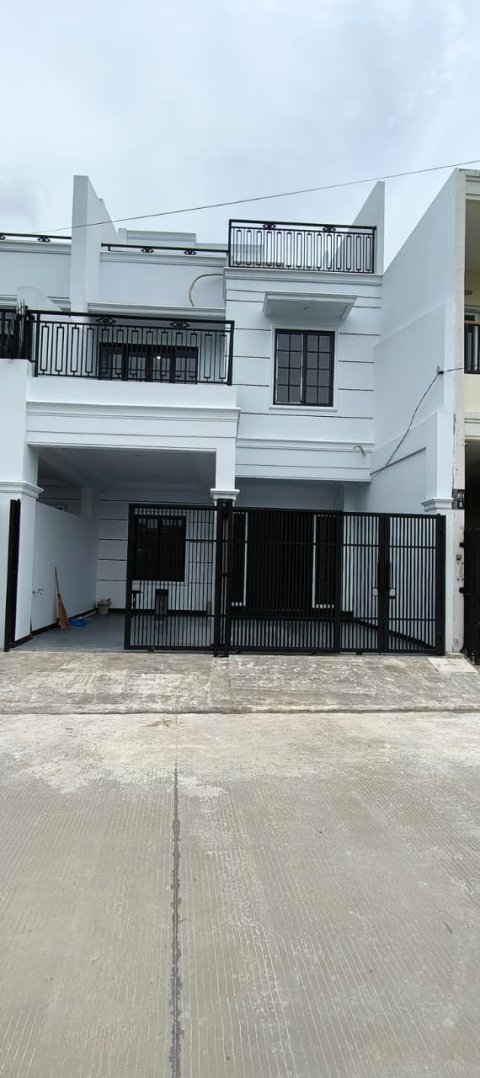 Dijual Rumah Bagus Terdapat Rooftop Available 1 Unit di Perumahan Pondok Kelapa Jakarta Timur