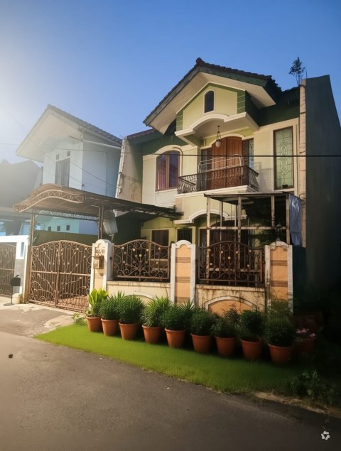 Dijual Rumah 2 Lantai dengan Akses Jalan Yang Lebar di Komplek Billymoon Jakarta Timur