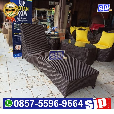 pengrajin jual sunbed sun lounger sunbed pool kursi santai kolam renang rotan sintetis Kursi outdoor rotan sintetis, kursi kolam renang hotel, kursi makan outdoor, kursi cafe rotan sintetis, sofa modern rotan sintetis premium, sofa rotan sintetis minimalis, sofa minimalis anyaman rotan sintetis, sofa rotan sintetis ruang tamu, sunbed pool rotan sintetis, jual sunbed rotan sintetis outdoor, sun lounger kursi kolam renang, jual sun lounger rotan sintetis, sofa bed rotan, jual sofa bed rotan sinte