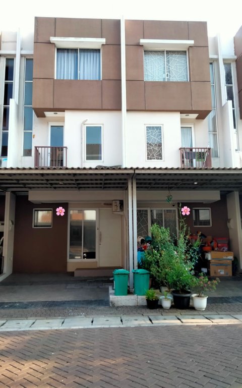 Disewakan rumah semi furnished siap huni di Sedayu City Cluster Winterville