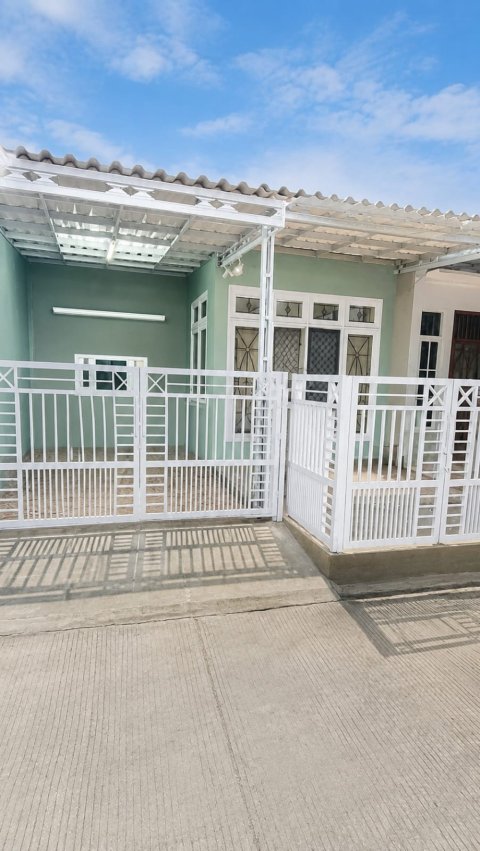 Dijual Rumah Terenovasi dengan Harga Murah Siap Huni di Taman Harapan Baru Bekasi