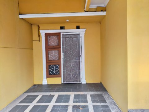 Dijual rumah siap huni dengan harga murah di Taman Harapan Baru Bekasi